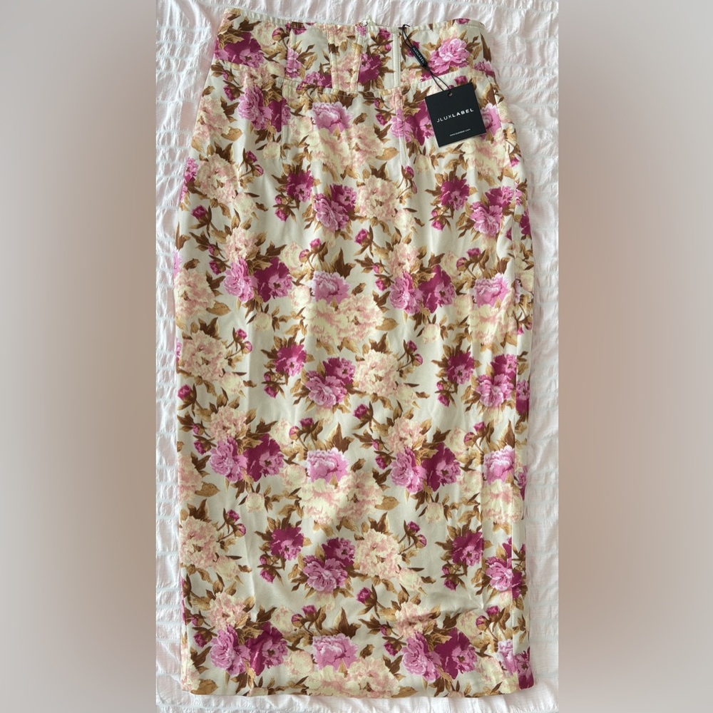 NWT • JLUXLABEL • WOMENS BEIGE NORAH SKIRT SET • SMALL • SILHOUETTE FORM FITTING - Picture 2 of 6